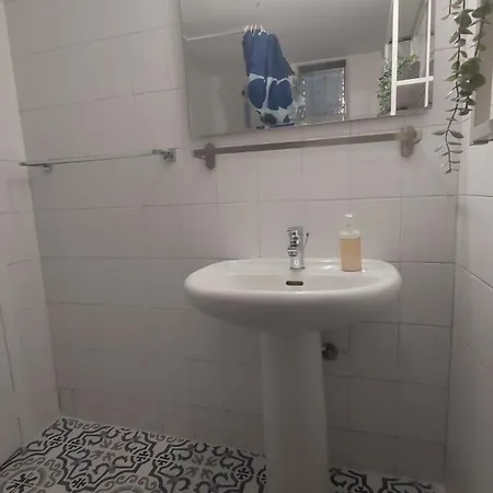 Annas House 3 *