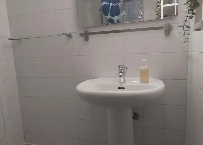 Anna's House 3 *