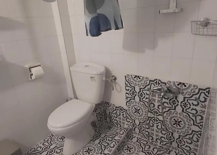 Anna's House 3 *